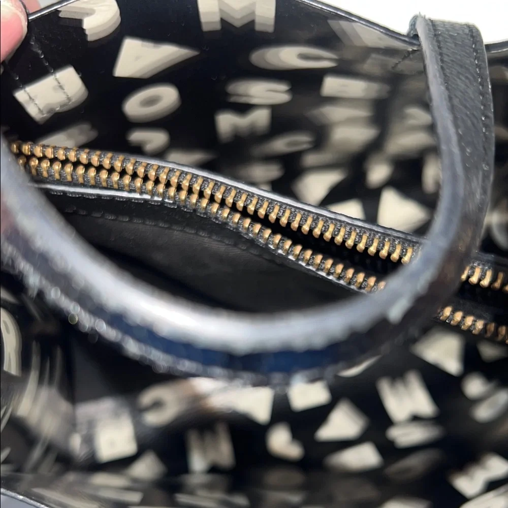 Marc Jacobs compact marc